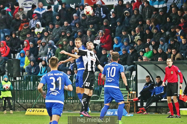 Jedna bramka w Nowym Sączu. Sandecja wygrywa z FKS Stalą Mielec