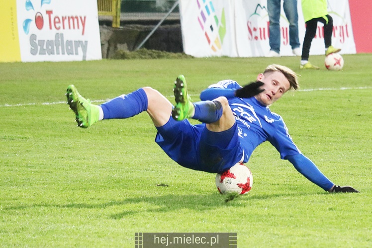 Jedna bramka w Nowym Sączu. Sandecja wygrywa z FKS Stalą Mielec