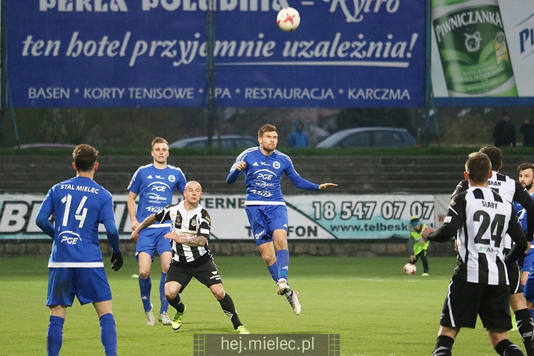Jedna bramka w Nowym Sączu. Sandecja wygrywa z FKS Stalą Mielec