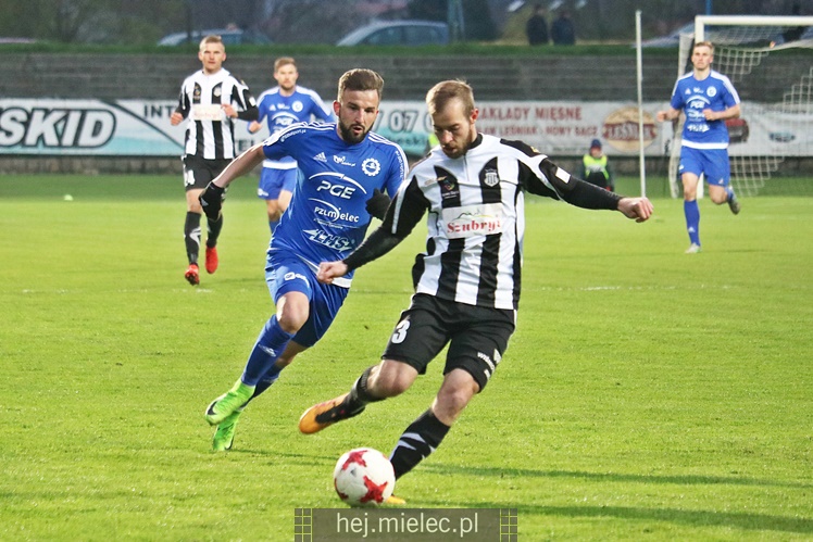 Jedna bramka w Nowym Sączu. Sandecja wygrywa z FKS Stalą Mielec