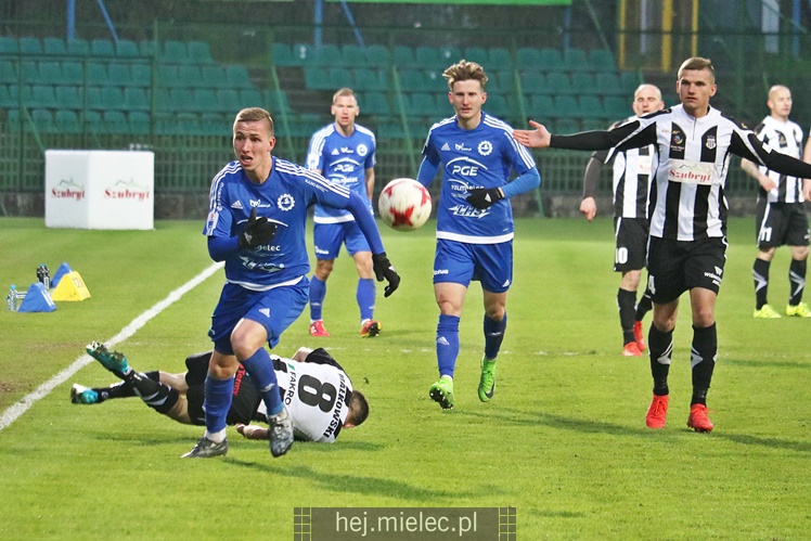 Jedna bramka w Nowym Sączu. Sandecja wygrywa z FKS Stalą Mielec