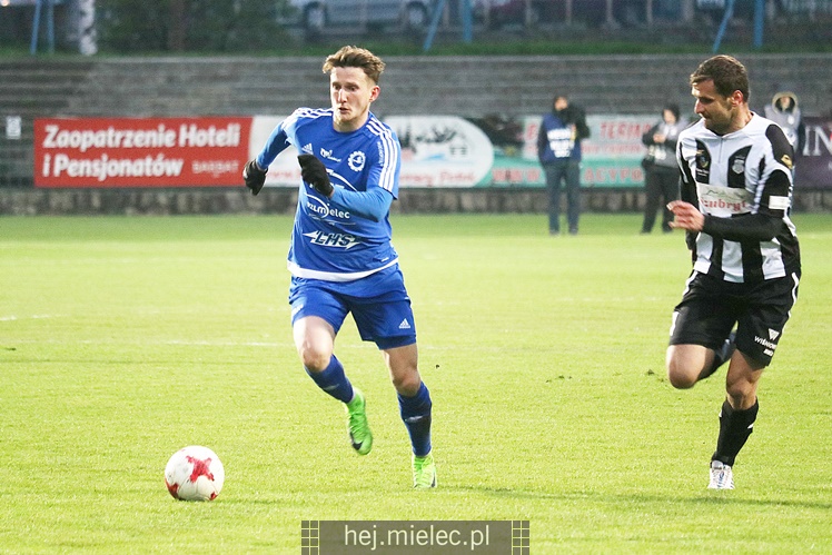 Jedna bramka w Nowym Sączu. Sandecja wygrywa z FKS Stalą Mielec