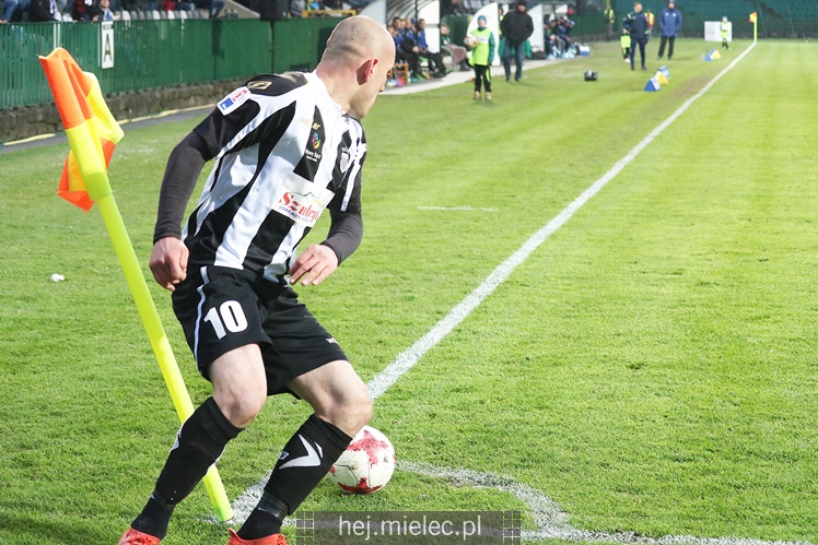 Jedna bramka w Nowym Sączu. Sandecja wygrywa z FKS Stalą Mielec