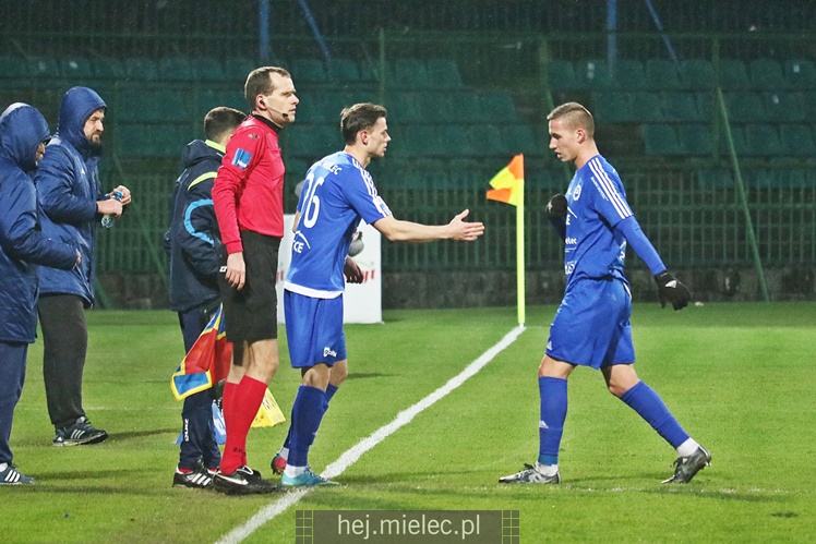 Jedna bramka w Nowym Sączu. Sandecja wygrywa z FKS Stalą Mielec
