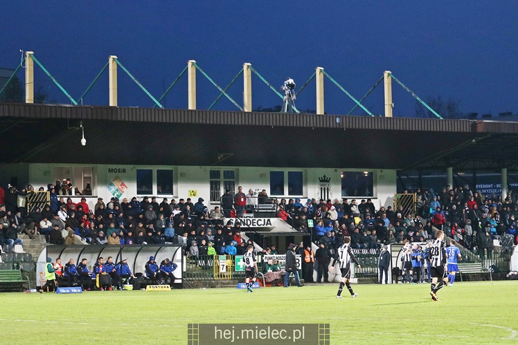 Jedna bramka w Nowym Sączu. Sandecja wygrywa z FKS Stalą Mielec