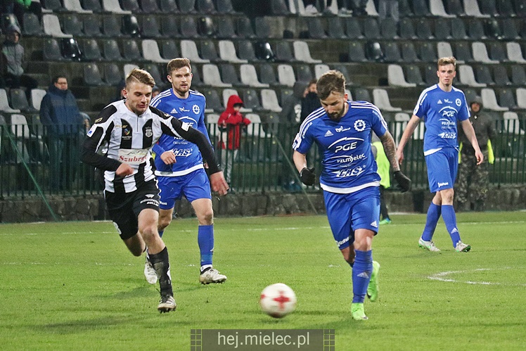 Jedna bramka w Nowym Sączu. Sandecja wygrywa z FKS Stalą Mielec