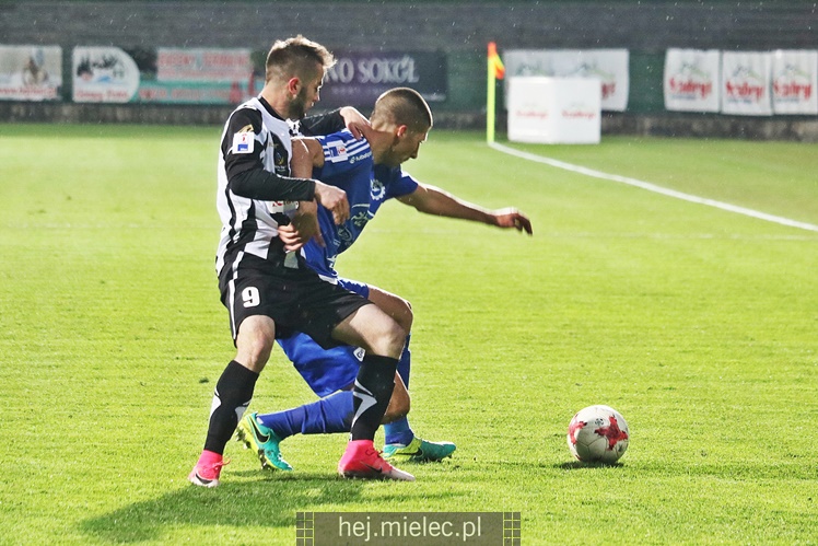 Jedna bramka w Nowym Sączu. Sandecja wygrywa z FKS Stalą Mielec