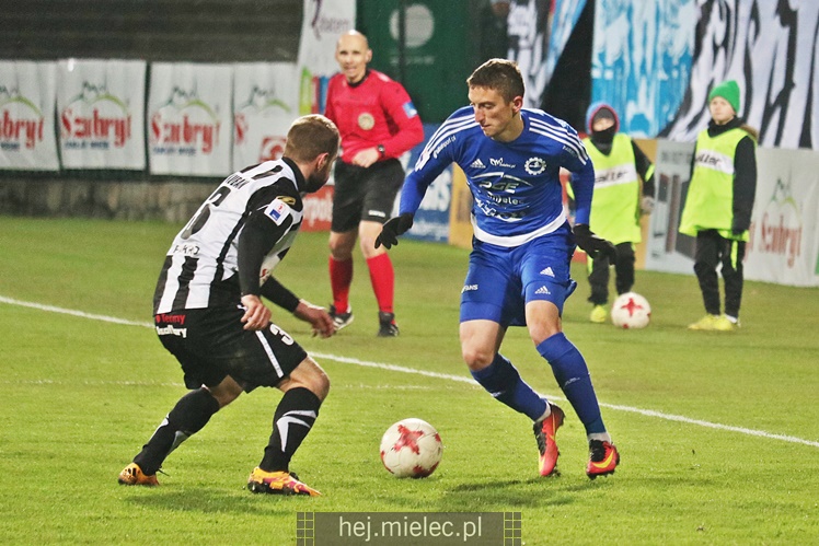 Jedna bramka w Nowym Sączu. Sandecja wygrywa z FKS Stalą Mielec