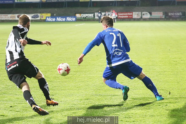 Jedna bramka w Nowym Sączu. Sandecja wygrywa z FKS Stalą Mielec