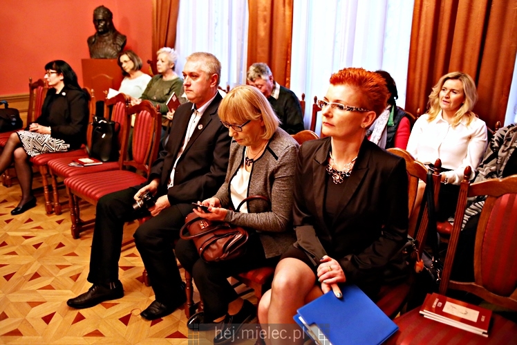 Promocja poezji Jana Stępnia - ?Miejsca na Przystankach Czasu?