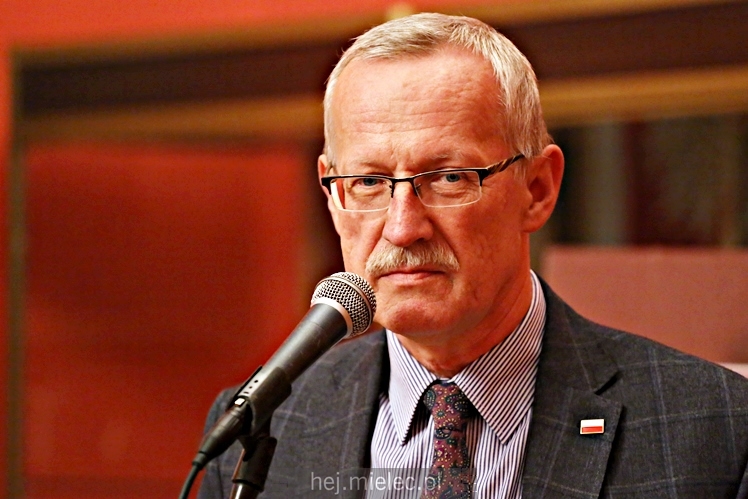 Promocja poezji Jana Stępnia - ?Miejsca na Przystankach Czasu?