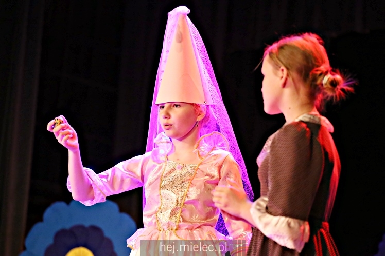 Przedstawienie ?Calineczka? Teatru Dziecięcego Antrakt SCK