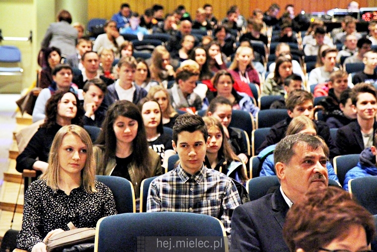 XII edycja Targów Edukacyjnych ?I co dalej gimnazjalisto??