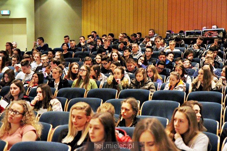 XII edycja Targów Edukacyjnych ?I co dalej gimnazjalisto??