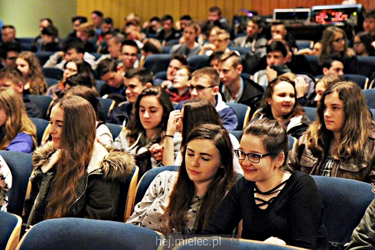 XII edycja Targów Edukacyjnych ?I co dalej gimnazjalisto??