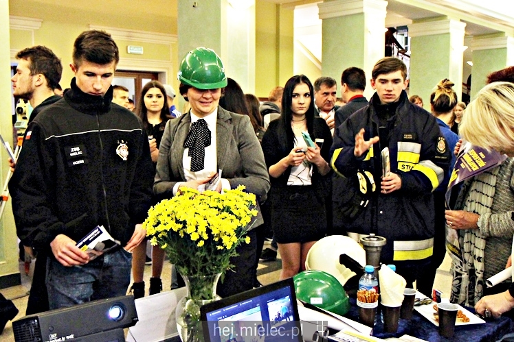 XII edycja Targów Edukacyjnych ?I co dalej gimnazjalisto??