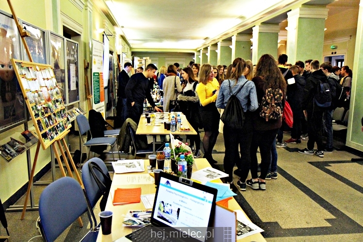 XII edycja Targów Edukacyjnych ?I co dalej gimnazjalisto??