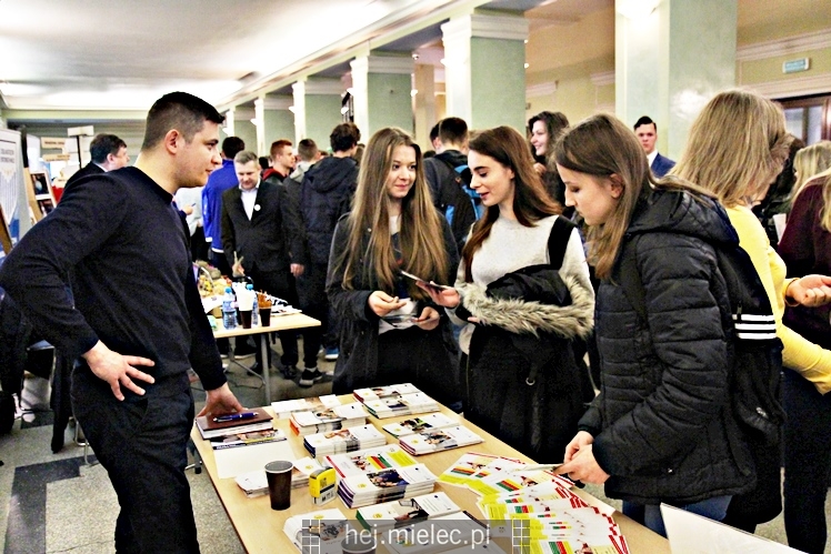 XII edycja Targów Edukacyjnych ?I co dalej gimnazjalisto??