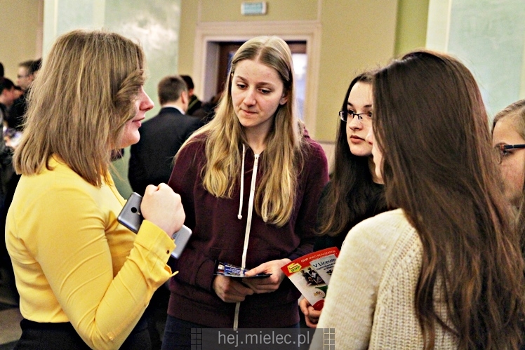 XII edycja Targów Edukacyjnych ?I co dalej gimnazjalisto??