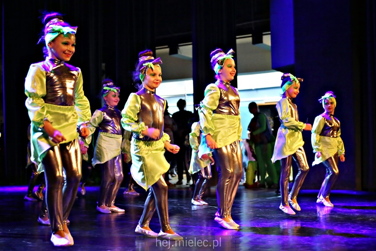 V Międzyszkolny Konkurs Zespołów Tanecznych DANCE