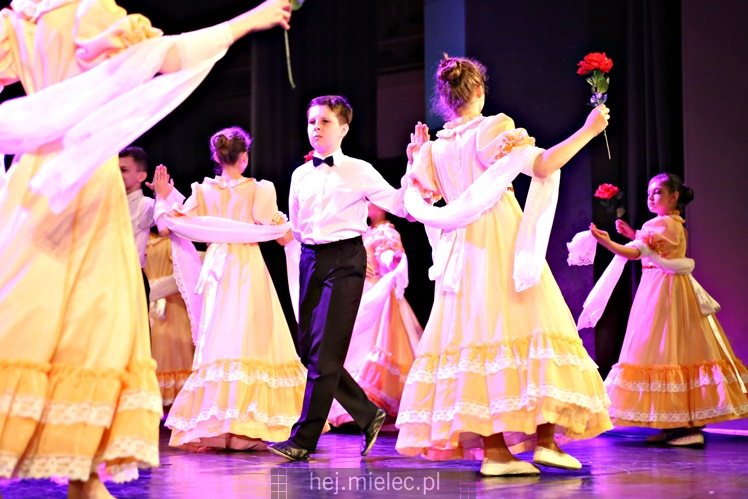 V Międzyszkolny Konkurs Zespołów Tanecznych DANCE
