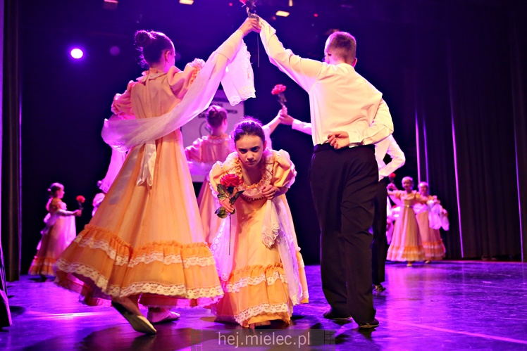 V Międzyszkolny Konkurs Zespołów Tanecznych DANCE