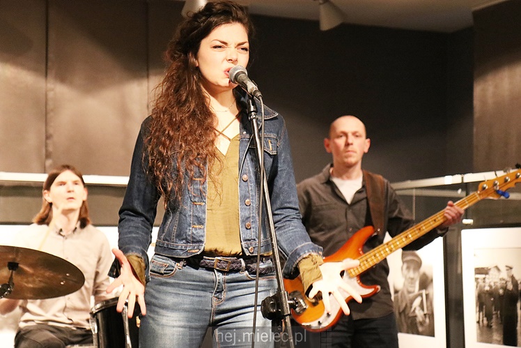 Scena w Jadernówce: muzyczna i klimatyczna formacja Cheap Tobacoo