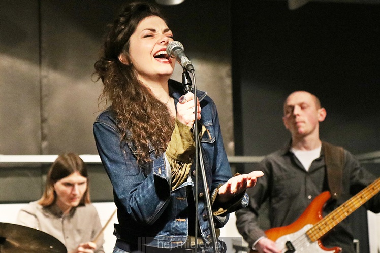 Scena w Jadernówce: muzyczna i klimatyczna formacja Cheap Tobacoo