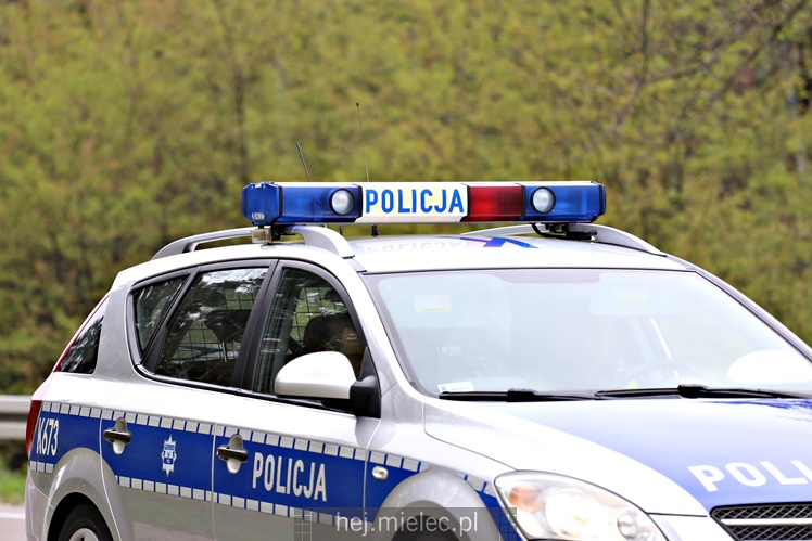 Pielgrzymka i nabożeństwo majowe przy kapliczce na Biesiadce