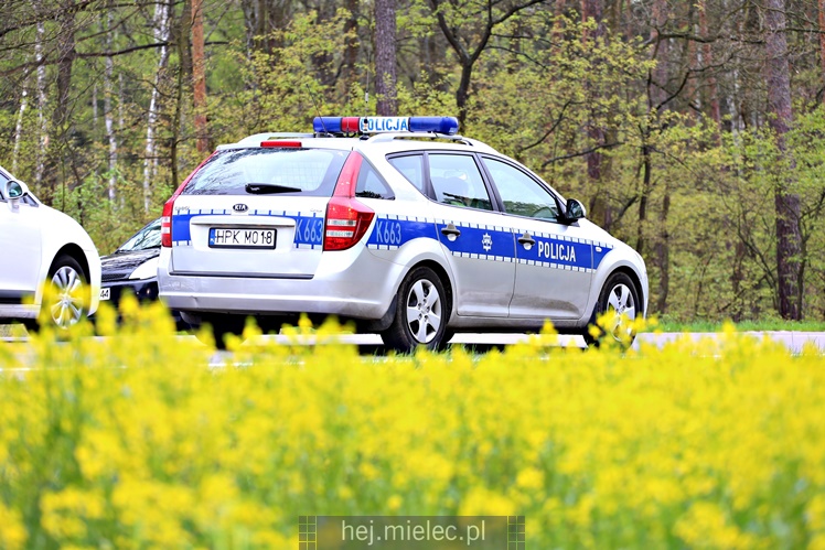 Pielgrzymka i nabożeństwo majowe przy kapliczce na Biesiadce