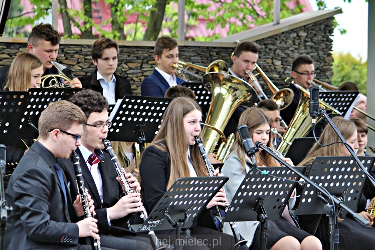 Majowy koncert nad Wisłoką: PSM, BIG MIELEC BAND