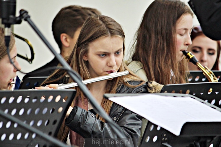 Majowy koncert nad Wisłoką: PSM, BIG MIELEC BAND