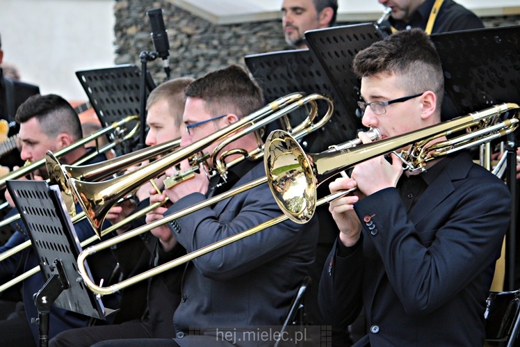 Majowy koncert nad Wisłoką: PSM, BIG MIELEC BAND