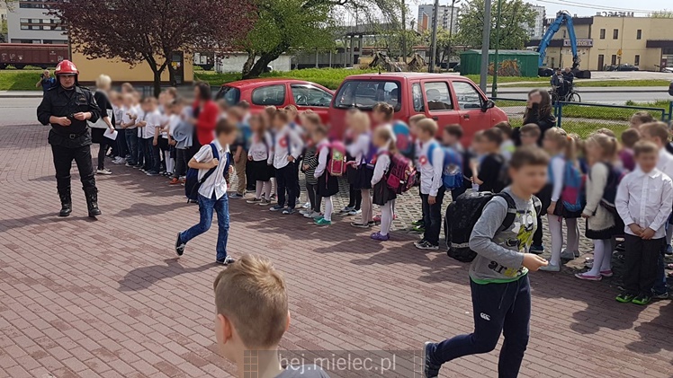 Ewakuacja SP9, dzieci zemdlały w szkole!