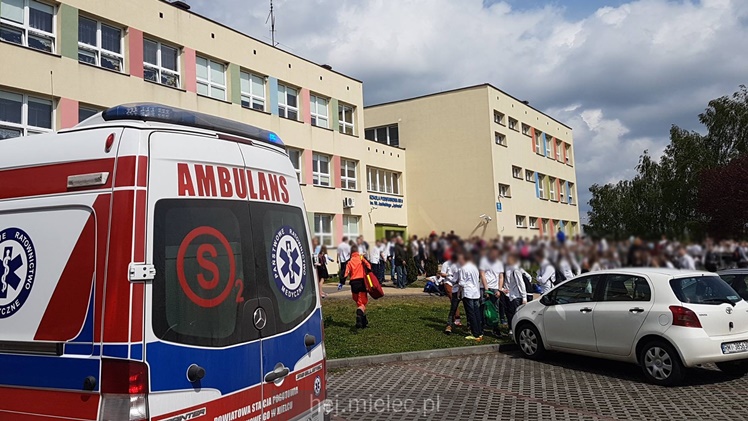 Ewakuacja SP9, dzieci zemdlały w szkole!