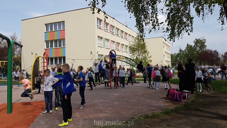 Ewakuacja SP9, dzieci zemdlały w szkole!