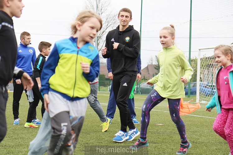 Indiańsko-sportowy piknik majowy z Hotelem Rado