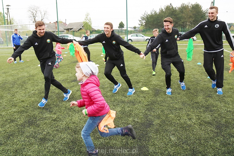 Indiańsko-sportowy piknik majowy z Hotelem Rado
