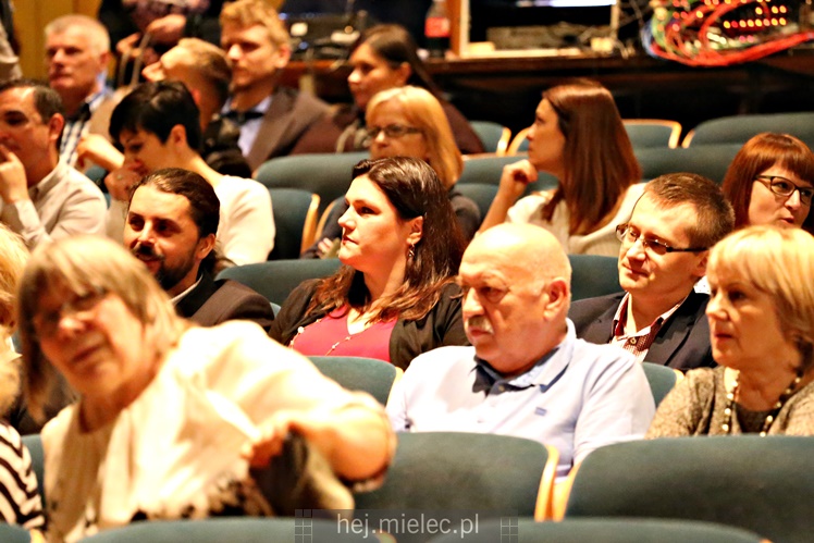 Przemiera sztuki ?Rozmowy przy wycinaniu lasu?