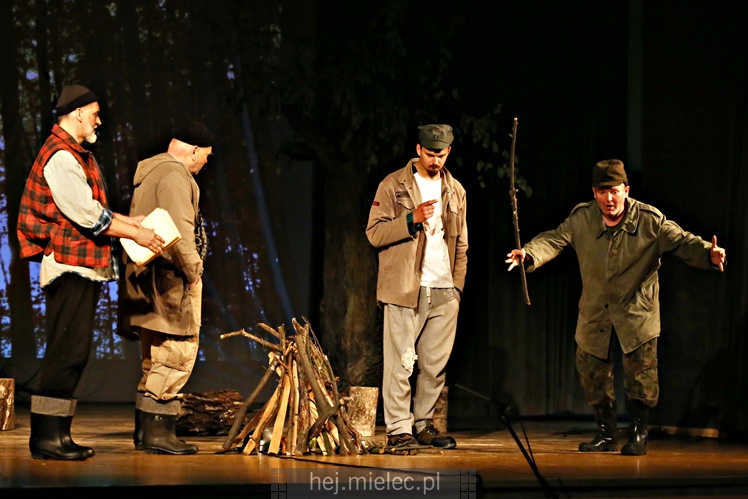 Przemiera sztuki ?Rozmowy przy wycinaniu lasu?