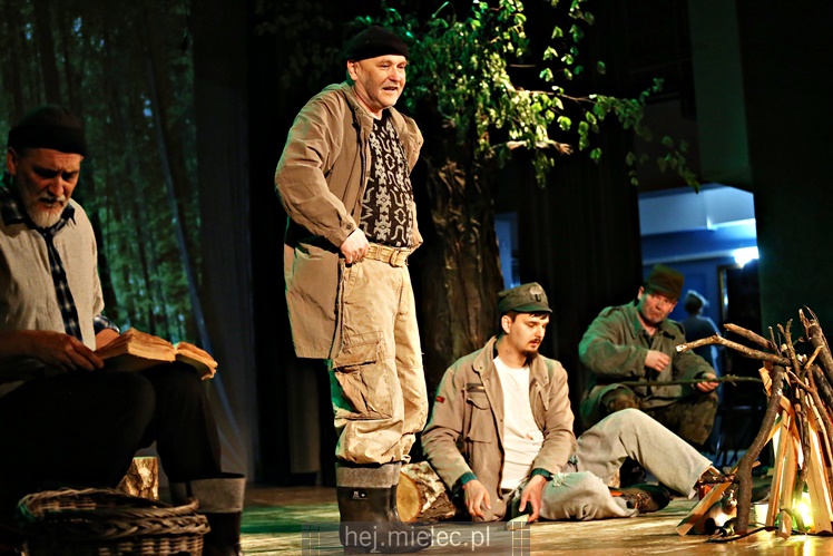 Przemiera sztuki ?Rozmowy przy wycinaniu lasu?