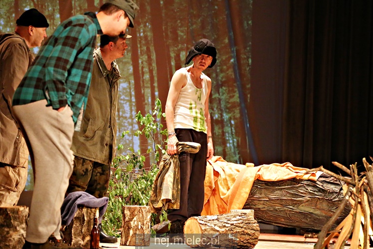 Przemiera sztuki ?Rozmowy przy wycinaniu lasu?