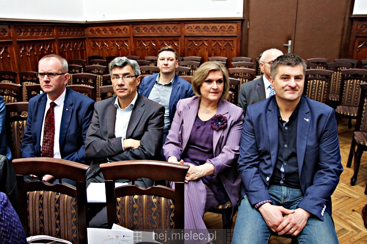 Podpisanie umowy na budowę mostu przez rzekę Wisłokę