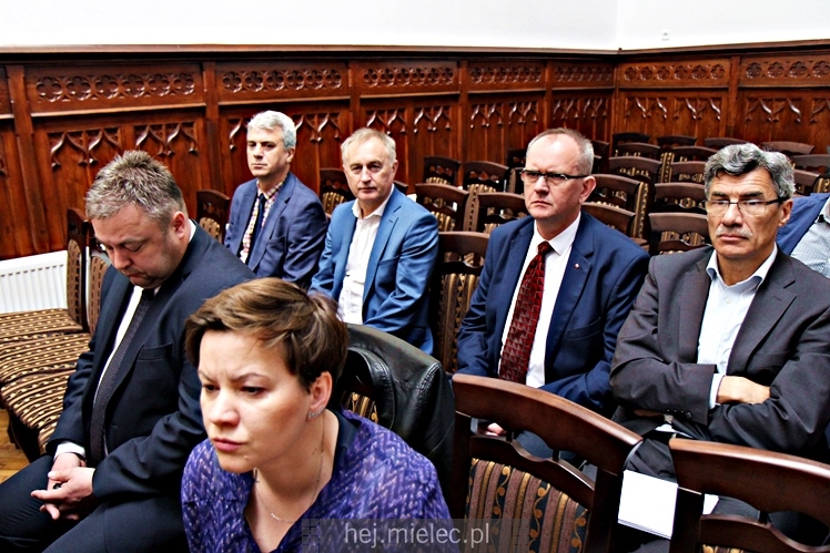 Podpisanie umowy na budowę mostu przez rzekę Wisłokę