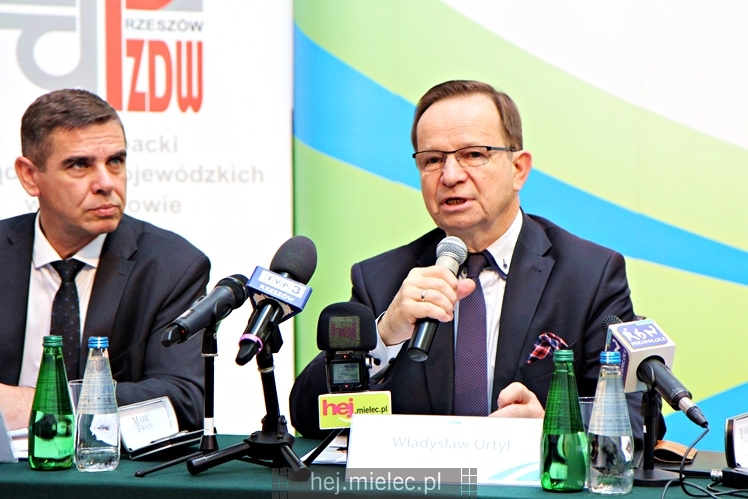 Podpisanie umowy na budowę mostu przez rzekę Wisłokę