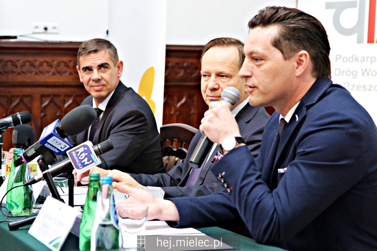 Podpisanie umowy na budowę mostu przez rzekę Wisłokę