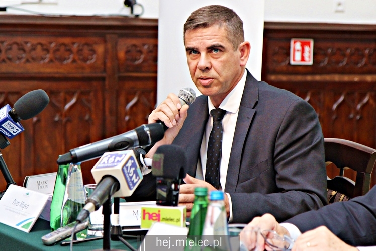 Podpisanie umowy na budowę mostu przez rzekę Wisłokę