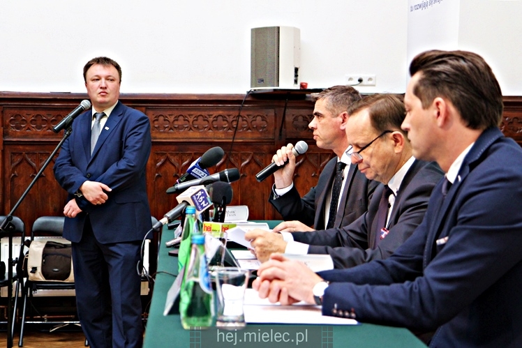 Podpisanie umowy na budowę mostu przez rzekę Wisłokę