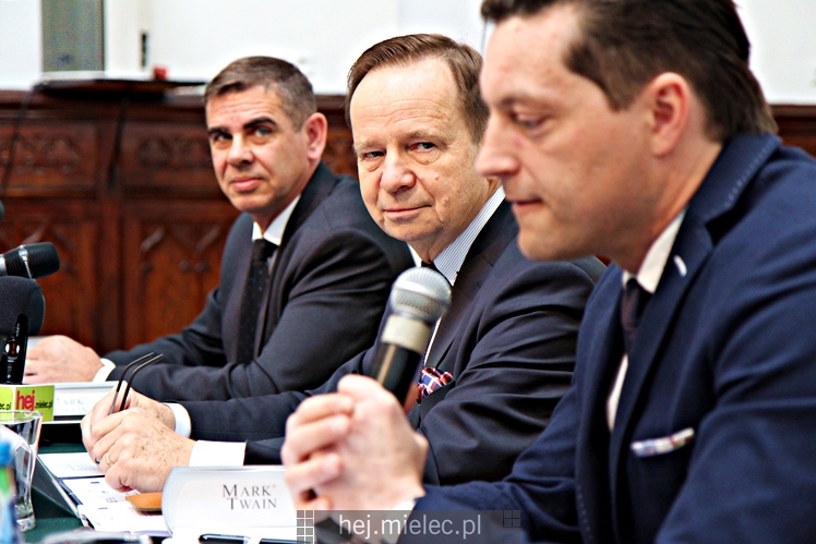 Podpisanie umowy na budowę mostu przez rzekę Wisłokę