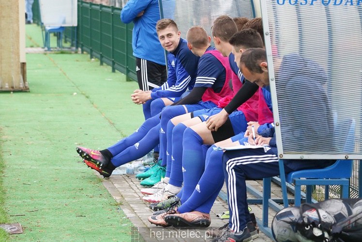 Piłka nożna, MLJM: Stal Mielec 2-1	AP 21 Kraków